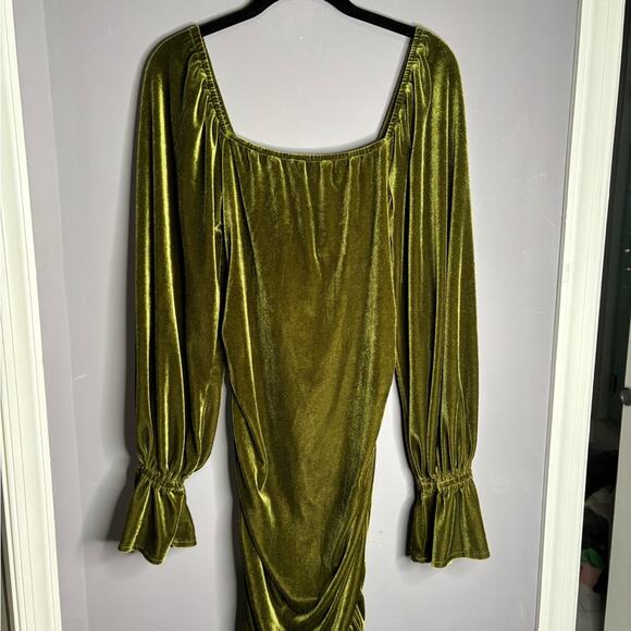 Unbranded Olive Green Velvet Bodycon Ruched Midi Dress Size 6 - Picture 6 of 7